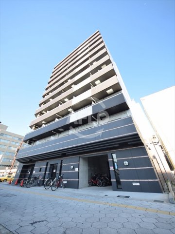 建物外観　スワンズ難波パークビュー　分譲らしい重厚感ある外観