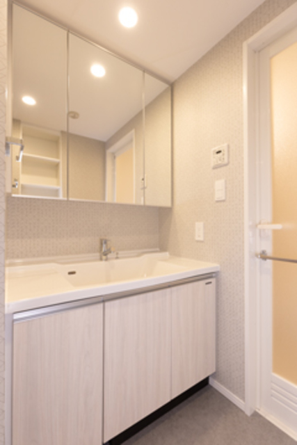 洗面設備　※写真は同タイプ住戸です。