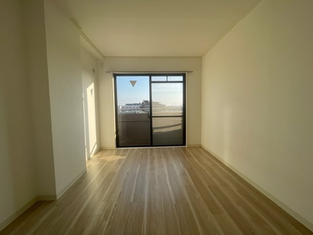 居室・リビング　他部屋参考写真です。