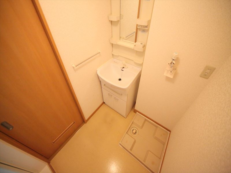 洗面設備　脱衣所　独立洗面台付