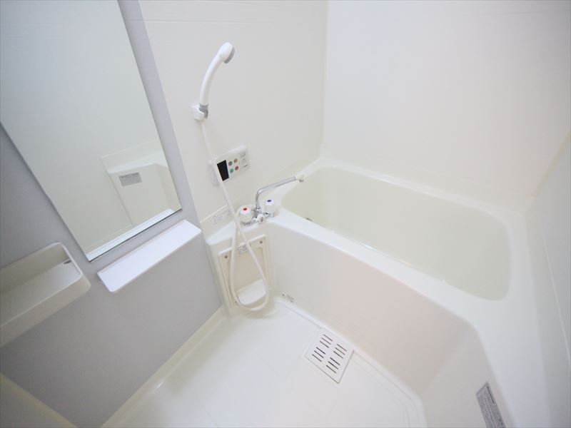 バス・シャワールーム　バスルーム　追い焚き機能