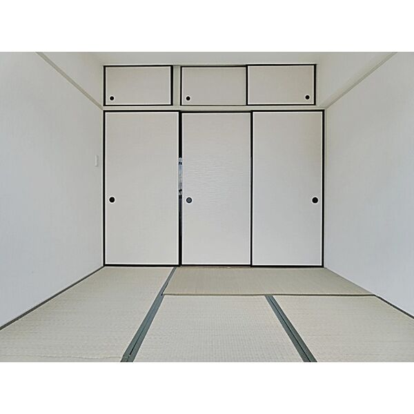 その他部屋・スペース　和室、沢山の収納がございます。