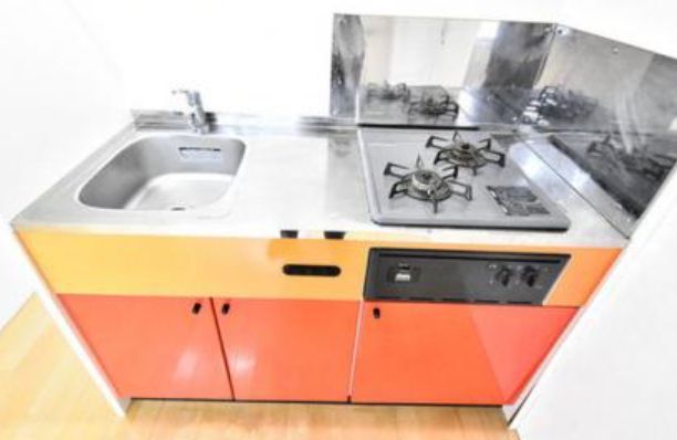 キッチン　コンパクトなキッチンで掃除もラクラク