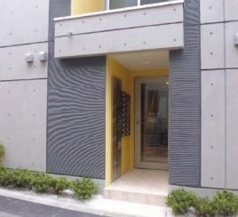 エントランス　清潔なエントランスです