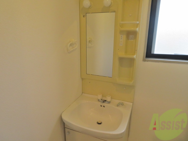 洗面設備　独立洗面台です。用途に合わせて使うことが出来ますね。