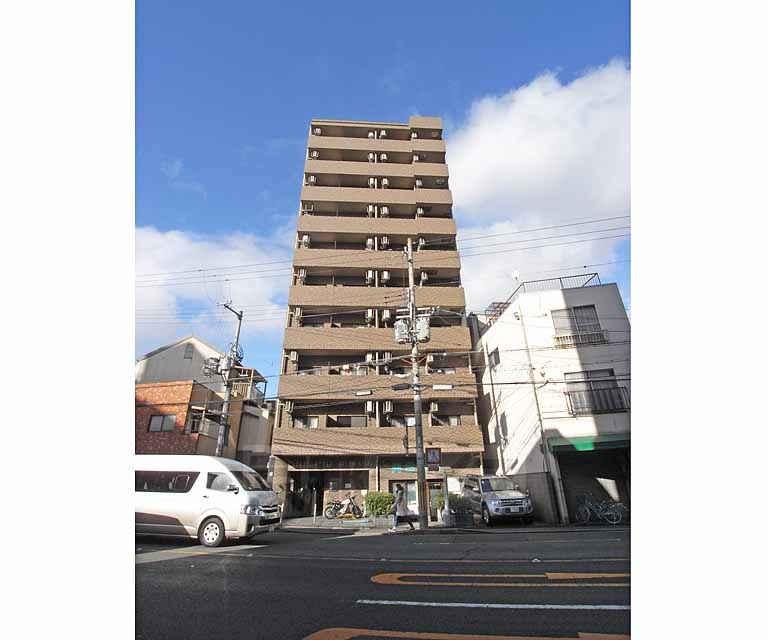 建物外観　１０階建てのマンションです。