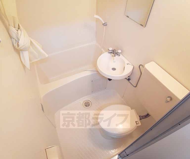 バス・シャワールーム　清潔感のある水周りです。