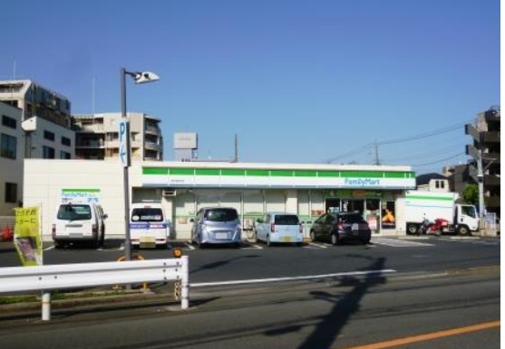 コンビニ　ファミリーマート 世田谷廻沢店（コンビニ）まで203m