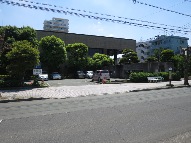 図書館　熊本市立図書館（図書館）まで725m