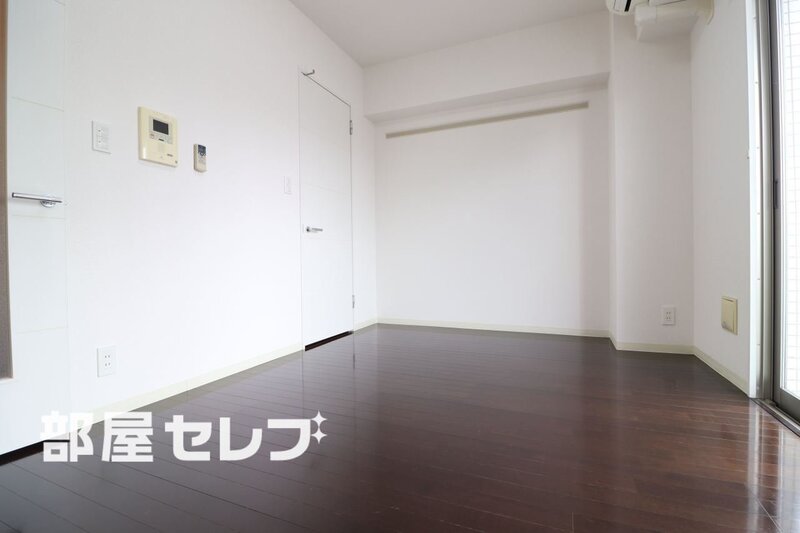 居室・リビング　８０５号室写真