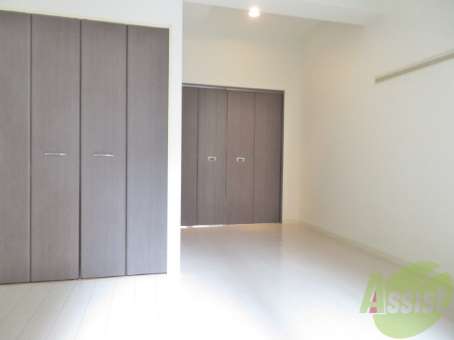 その他部屋・スペース　ベランダ側から洋室を撮影しました。家具をどう置こうかな～。