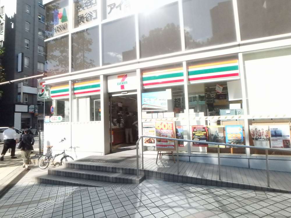 コンビニ　セブンイレブン（大阪堺筋本町駅前店）（コンビニ）まで147m