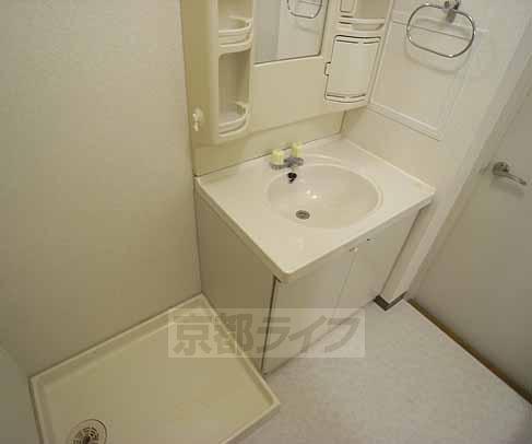 洗面設備　脱衣スペースも確保