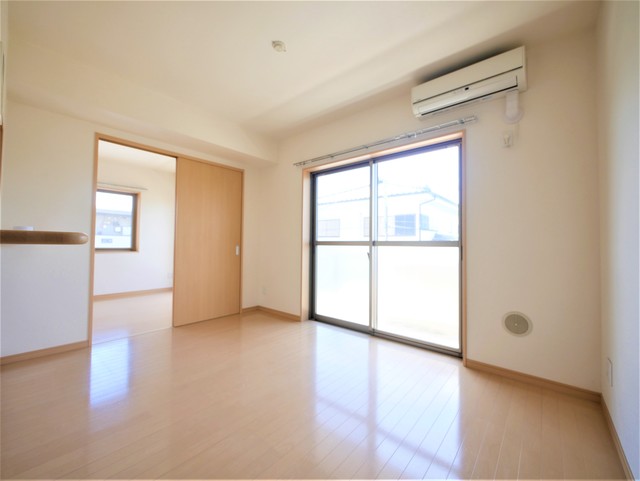 居室・リビング　★明るいリビングです★