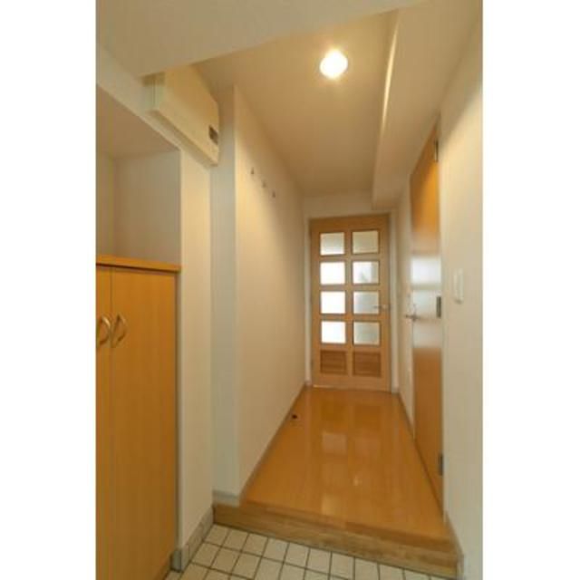 玄関　写真は同タイプ住居です