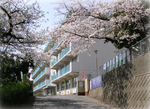 小学校　北九州市立南小倉小学校（小学校）まで1464m