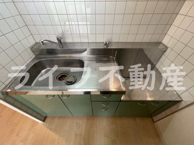 キッチン　コンパクトなキッチンで掃除もラクラク