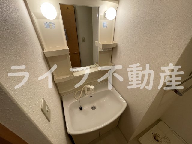 洗面設備　独立洗面台で身支度をすべて済ませてしまいましょう