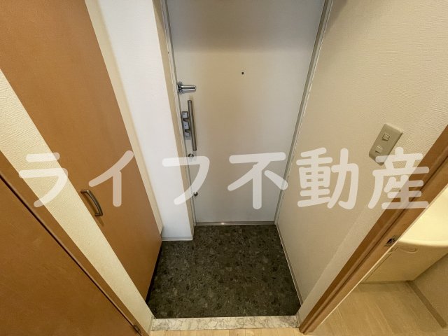 玄関　収納もある玄関です
