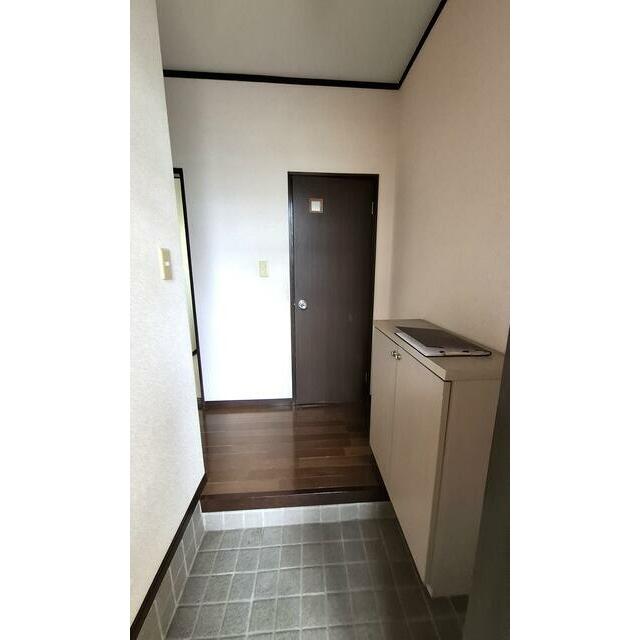 玄関　すっきり片付く玄関はすっきりとした生活の入り口