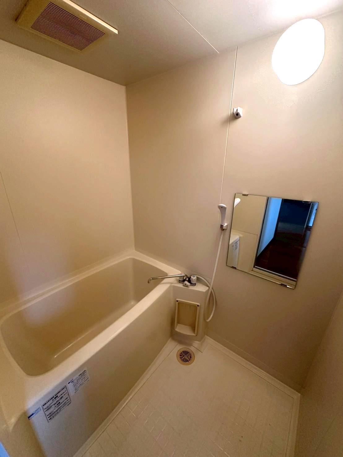 バス・シャワールーム　バス