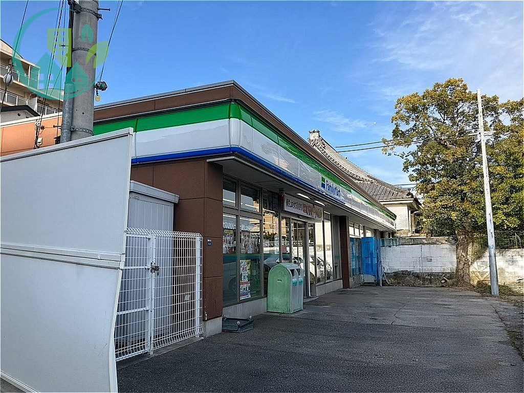 コンビニ　ファミリーマート 灘神前町店（コンビニ）まで385m
