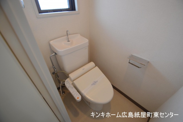 トイレ　写真は別のお部屋です。