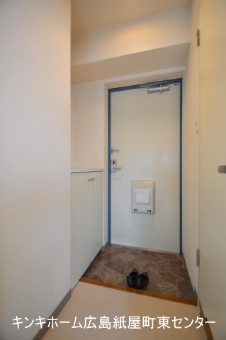 玄関　写真は別のお部屋です。