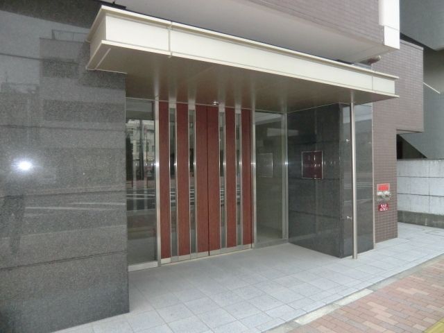 エントランス　キレイなエントランスです