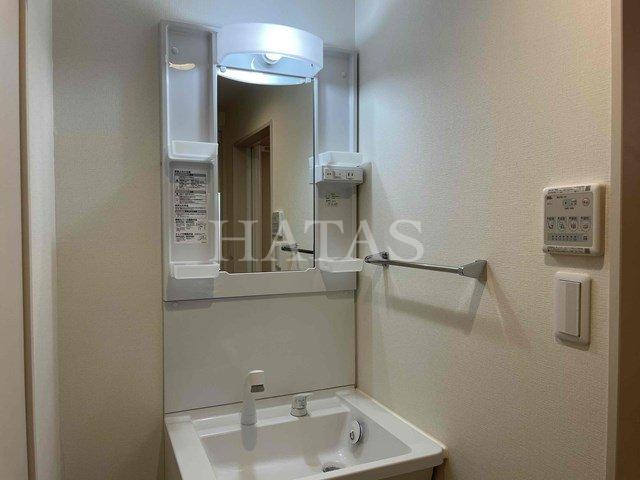 洗面設備　同物件別部屋です。