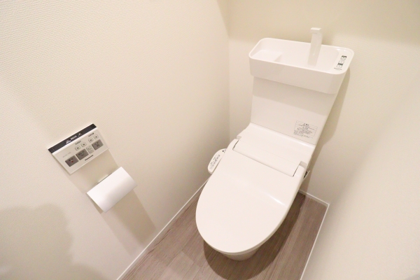 トイレ　※別号室の写真になります。