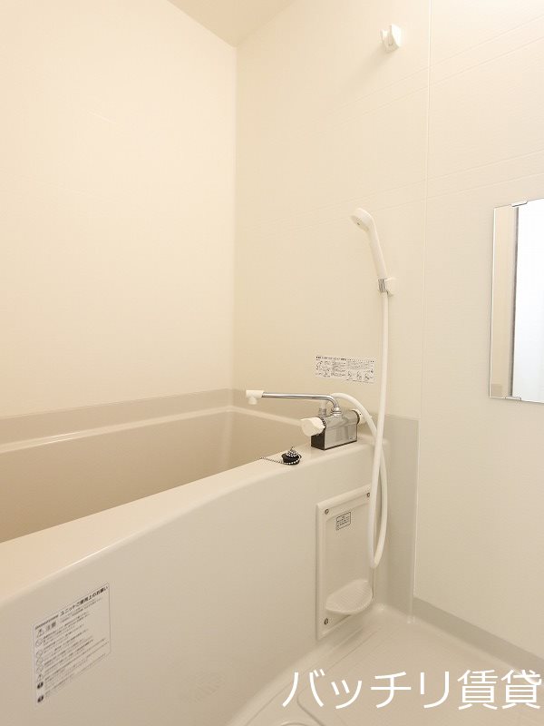 バス・シャワールーム　別号室の画像。現況を優先します。
