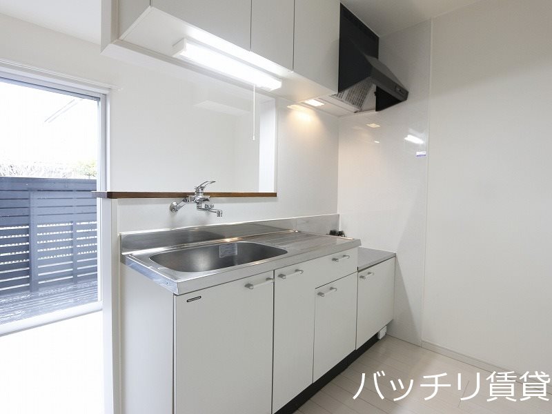 キッチン　別号室の画像。現況を優先します。
