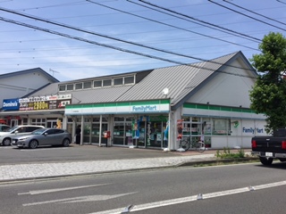 コンビニ　ファミリーマート（コンビニ）まで288m