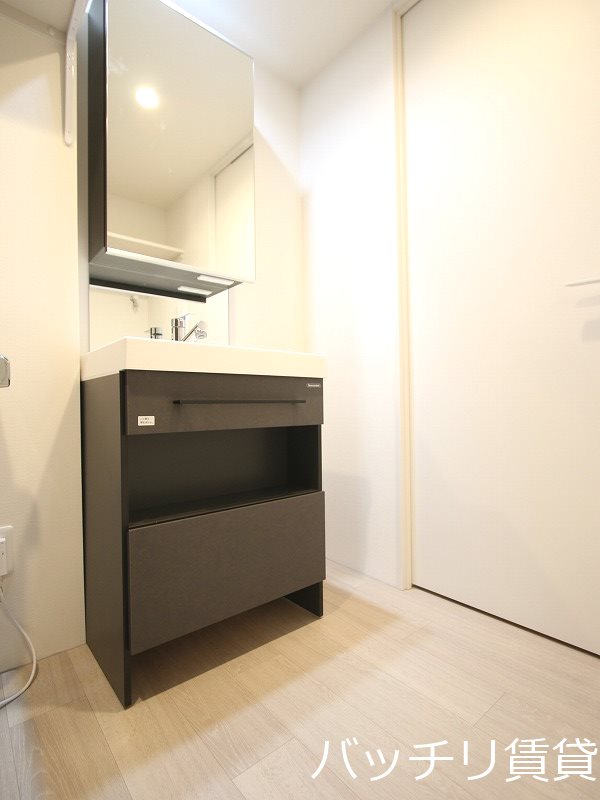 洗面設備　同型イメージの為、現状を優先致します。