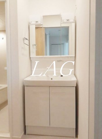 洗面設備　独立洗面台です。