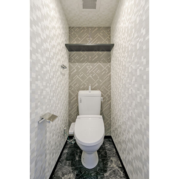 トイレ　※別室の参考写真の為、現況優先です。