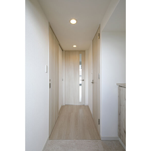 玄関　※別室の参考写真の為、現況優先です。