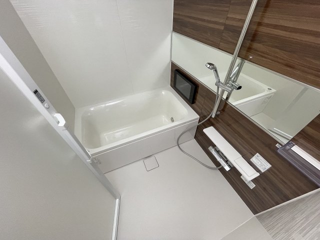 バス・シャワールーム　落ち着いた色調の寝室です