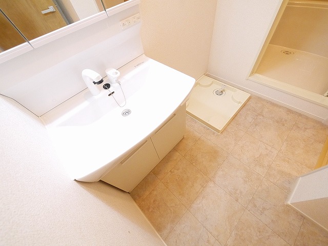 洗面設備　使いやすい洗面所です