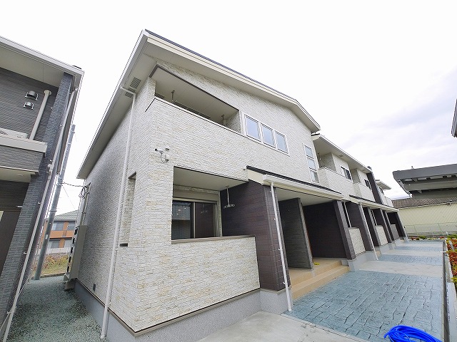 建物外観　落ち着いた雰囲気の外観です