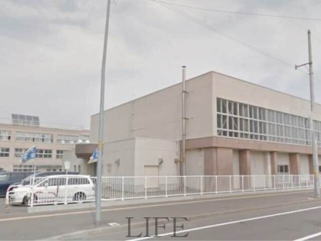 小学校　札幌市立白石小学校（小学校）まで341m