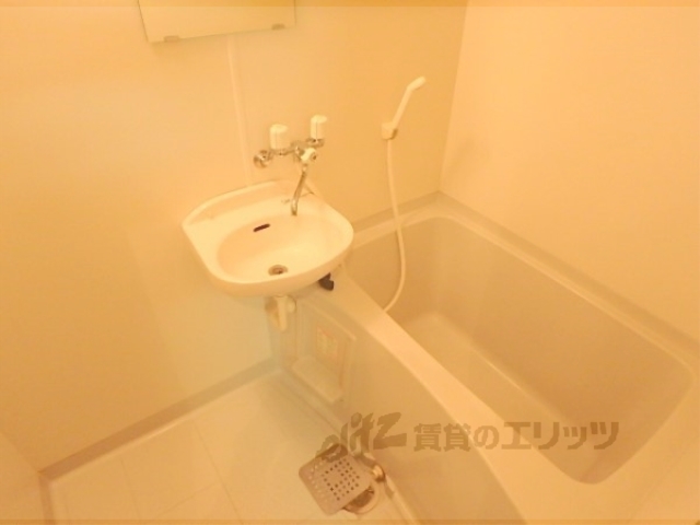 バス・シャワールーム　バス