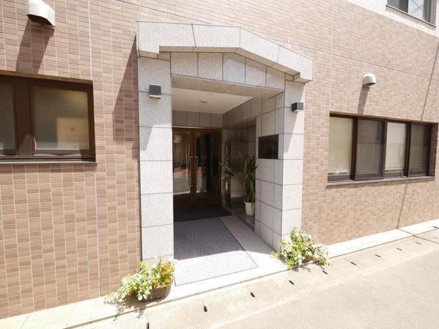 エントランス　オートロック完備