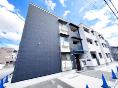 建物外観　オートロック付きで安心！宅配BOX付きで便利！