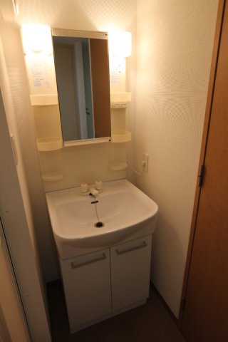 洗面設備　※参考写真