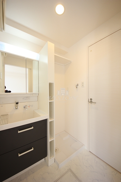 洗面設備　室内写真は別タイプのものです