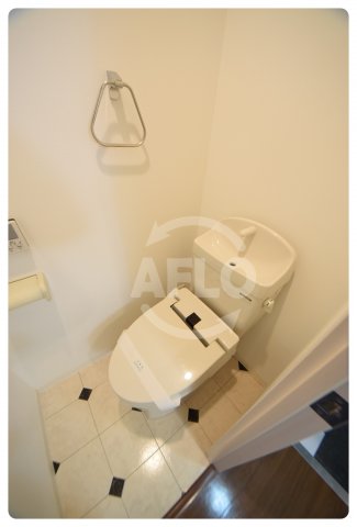 トイレ　PARK HILLS玉造Kalmia　温水洗浄便座