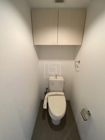 トイレ　アルグラッド ザ・タワー心斎橋　温水洗浄便座