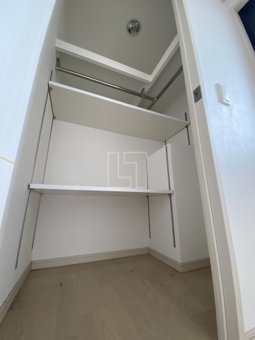 収納　アルグラッド ザ・タワー心斎橋　ウォークインクローゼット